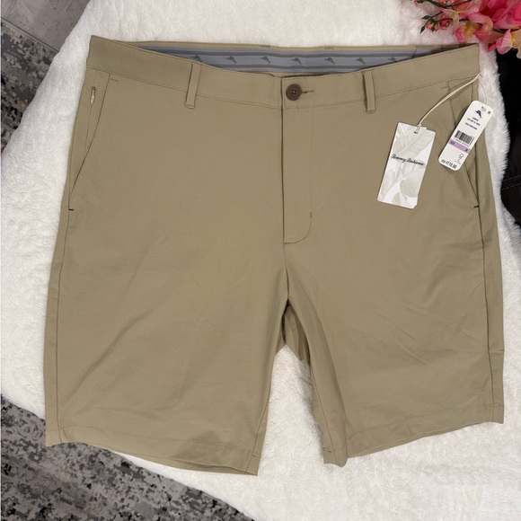 Tommy Bahama Khaki Flat Front Shorts Size 38